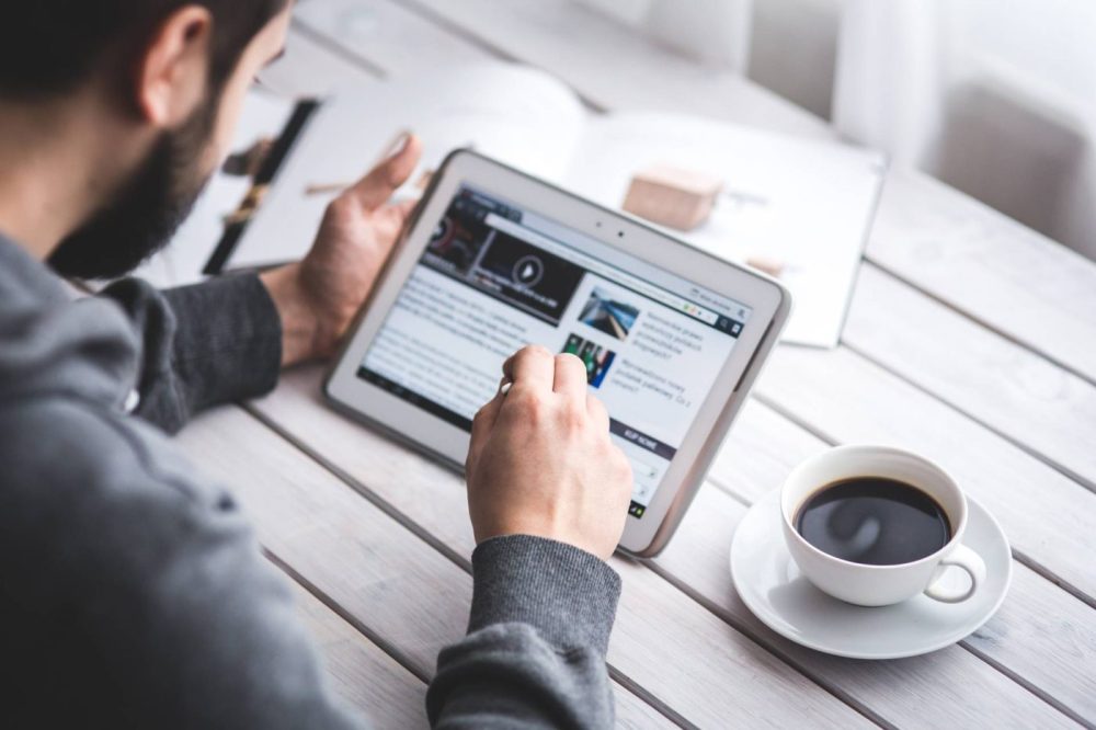 How to Start a Tech Blog in 2023? Complete Guide to Create a Successful Tech Blog
